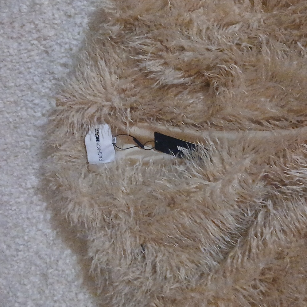 NWT FAUR FUR COAT - Picture 4 of 6